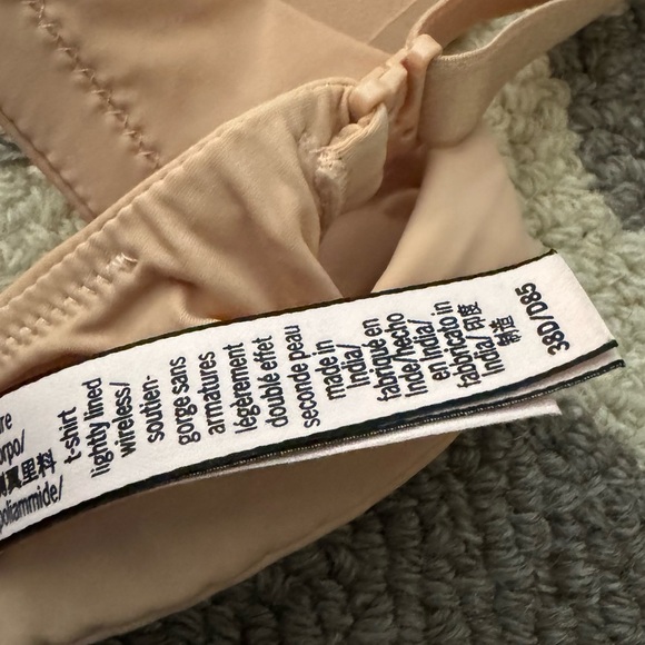 Victoria Secret size 38D tshirt bra nude - Picture 3 of 6
